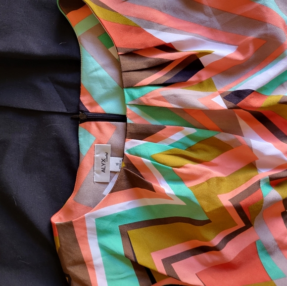 Size 16 multicolored patterned dress - Picture 3 of 4